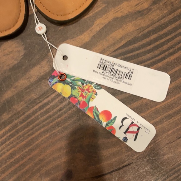 America & Beyond Pompom & Tassel sandals - Picture 2 of 4